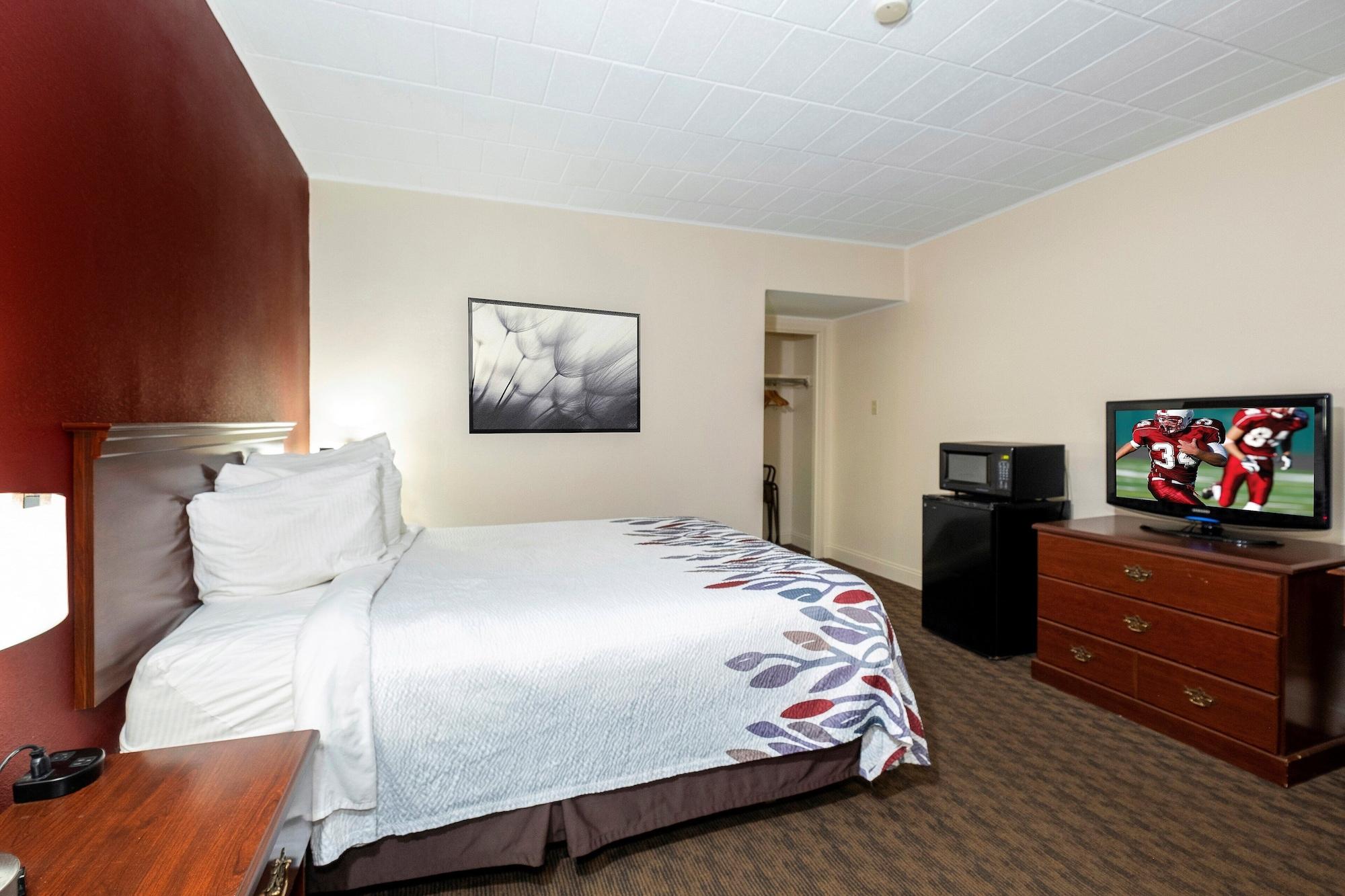 Red Roof Inn & Suites הייזלטון מראה חיצוני תמונה