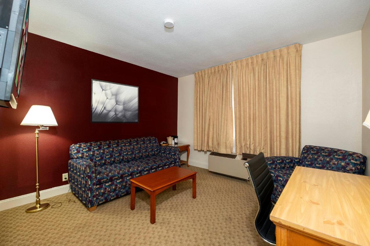 Red Roof Inn & Suites הייזלטון מראה חיצוני תמונה