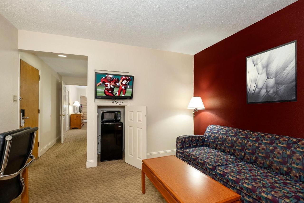 Red Roof Inn & Suites הייזלטון מראה חיצוני תמונה