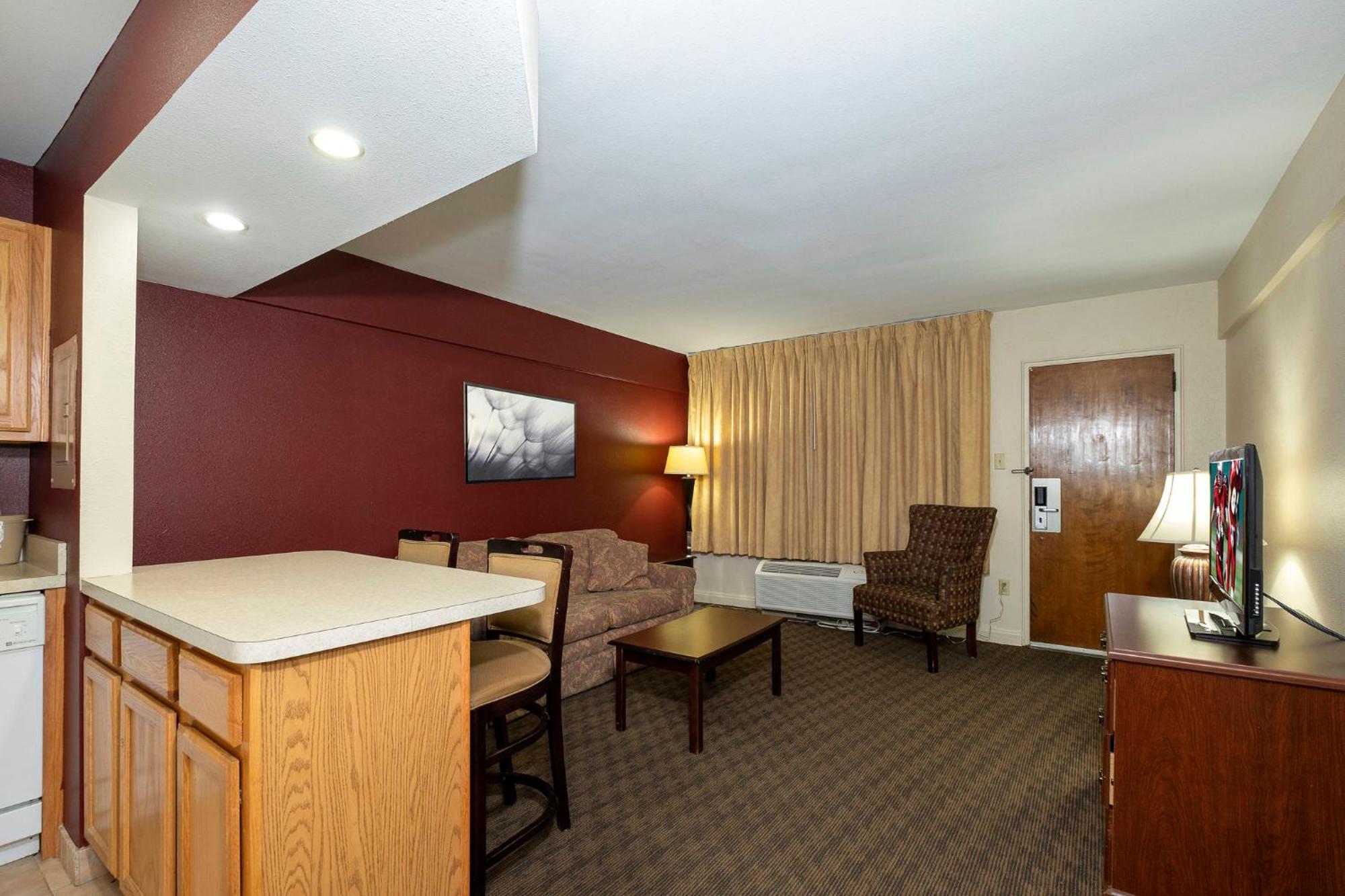 Red Roof Inn & Suites הייזלטון מראה חיצוני תמונה